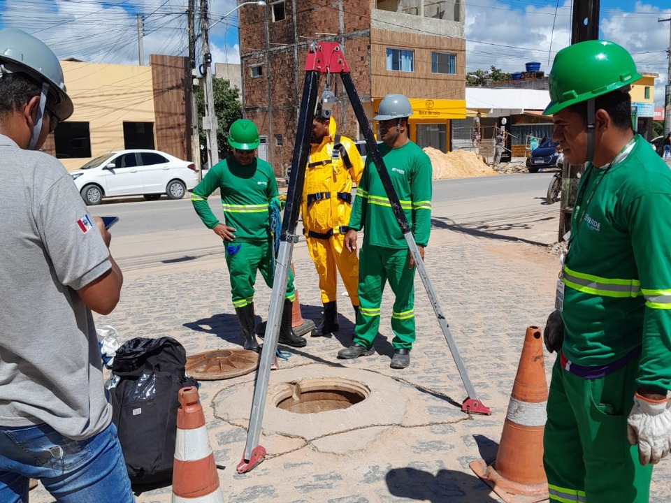 12 toneladas de resíduos são retiradas da rede de esgoto de Maragogi